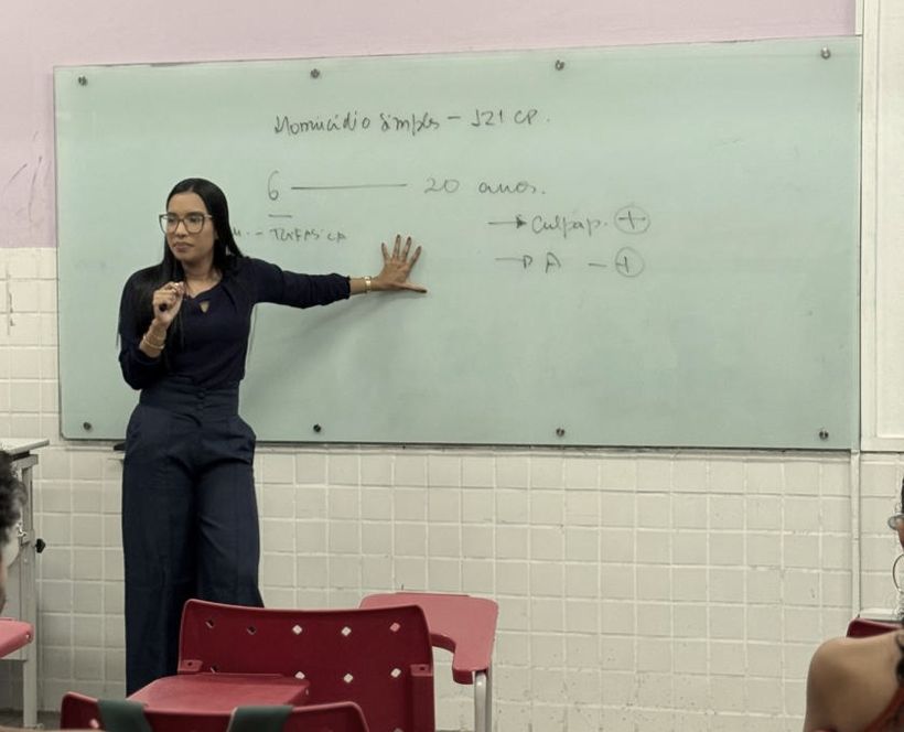 Ilca Moraes em aula de Direito Penal